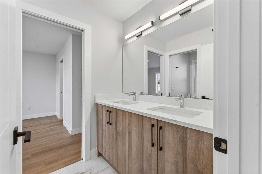 202 Kinniburgh Loop, Chestermere, AB