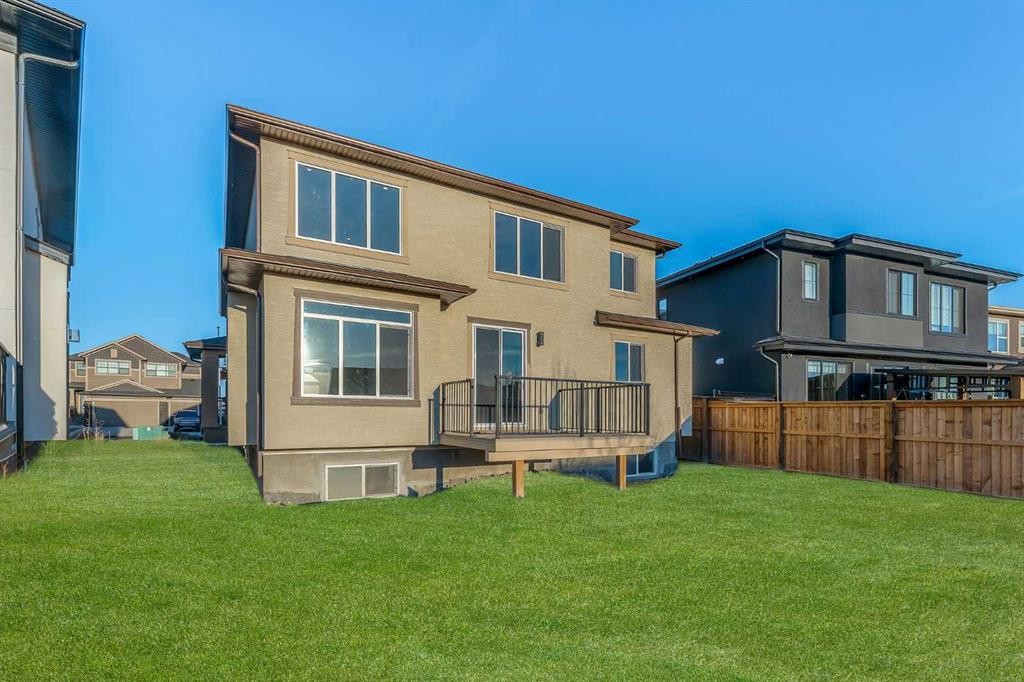 202 Kinniburgh Loop, Chestermere, AB