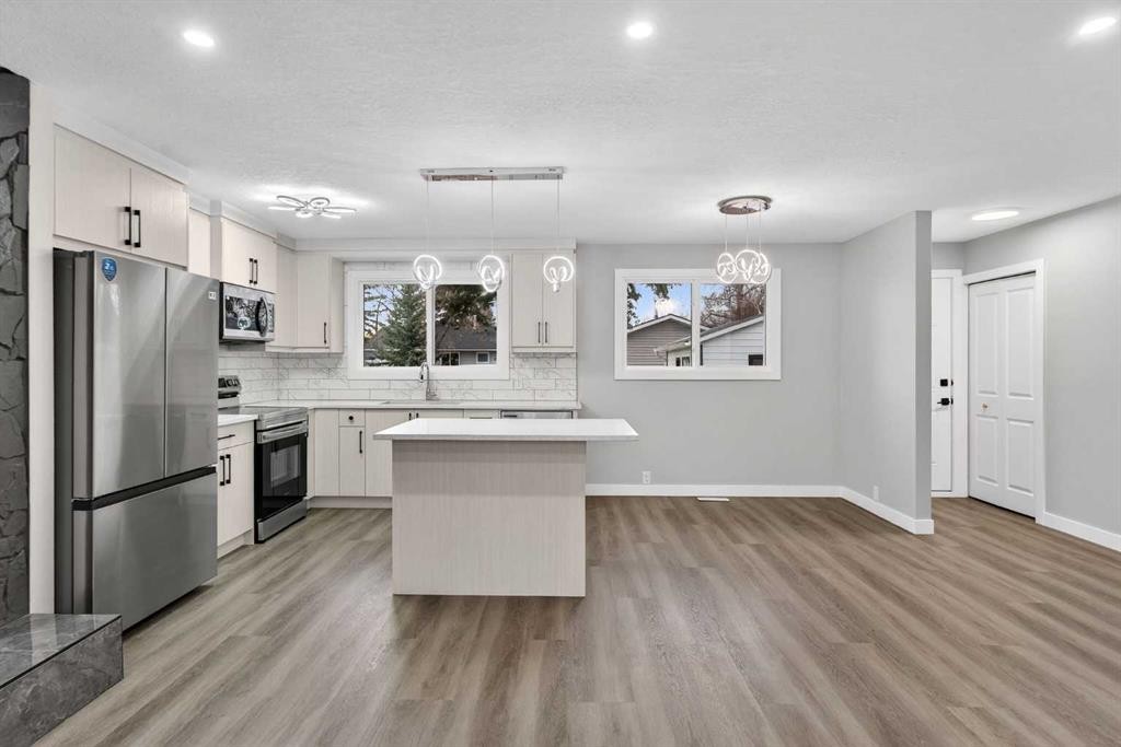 127 Lynnview Way Se, Calgary, AB