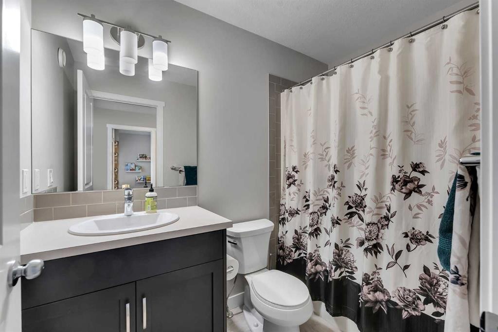 39 Savanna Way Ne, Calgary, AB - Indoor Photo Showing Bathroom
