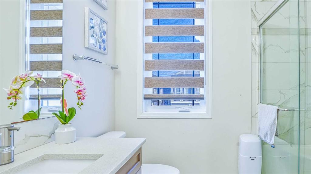 69 Carrington Way Nw, Calgary, AB - Indoor Photo Showing Bathroom