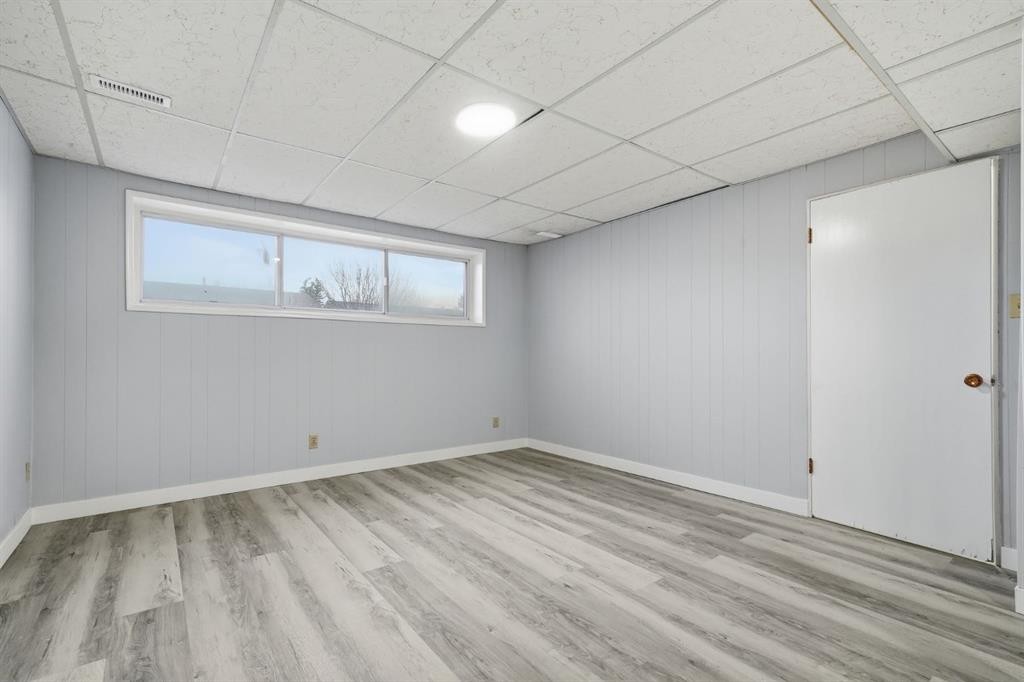 2309 50 Street Ne, Calgary, AB - Indoor Photo Showing Other Room