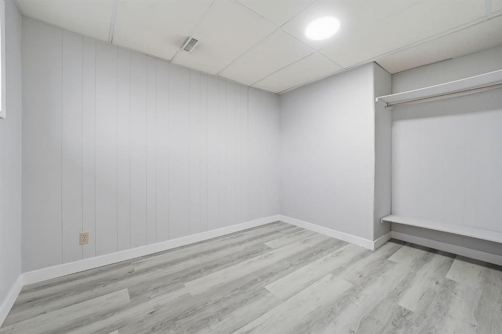 2309 50 Street Ne, Calgary, AB - Indoor Photo Showing Other Room