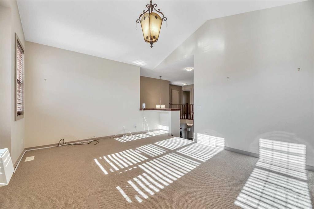 63 Discovery Ridge Circle Sw, Calgary, AB - Indoor Photo Showing Other Room