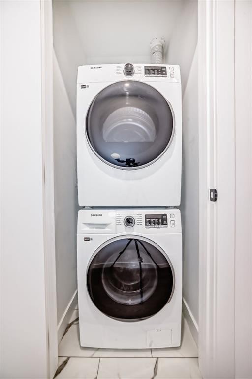 236-110 18A Street Nw, Calgary, AB - Indoor Photo Showing Laundry Room