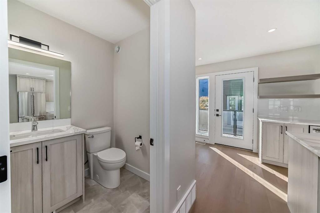 115-1330 1St Avenue, Canmore, AB - Indoor Photo Showing Bathroom