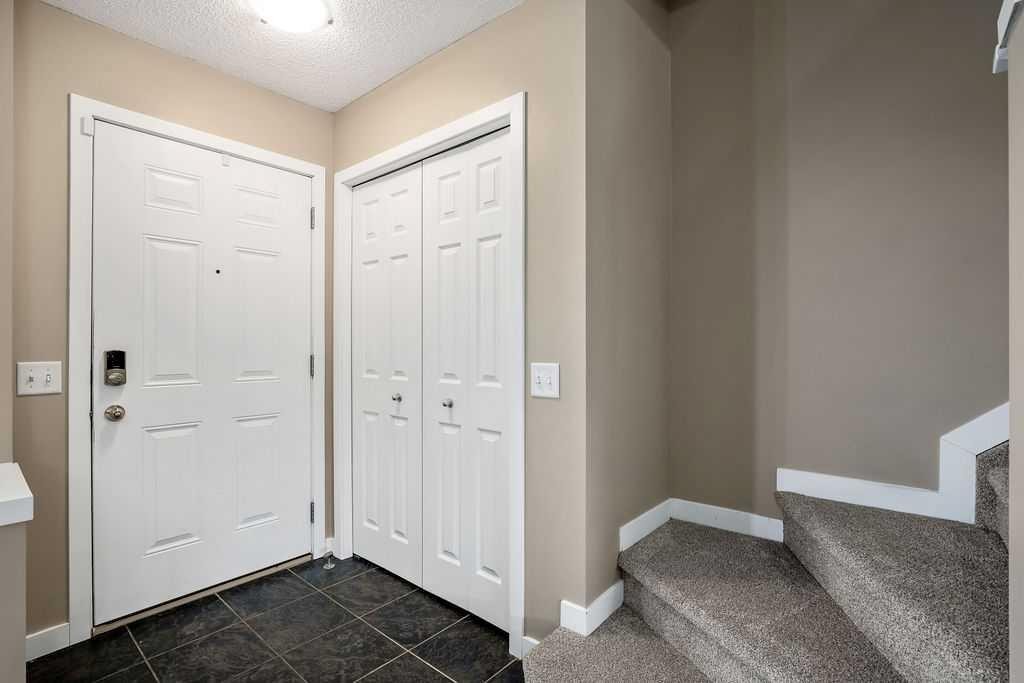 230 Elgin Place Se, Calgary, AB - Indoor Photo Showing Other Room