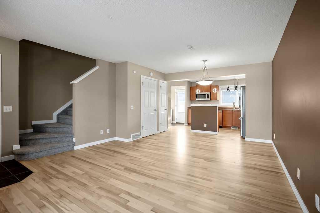 230 Elgin Place Se, Calgary, AB - Indoor