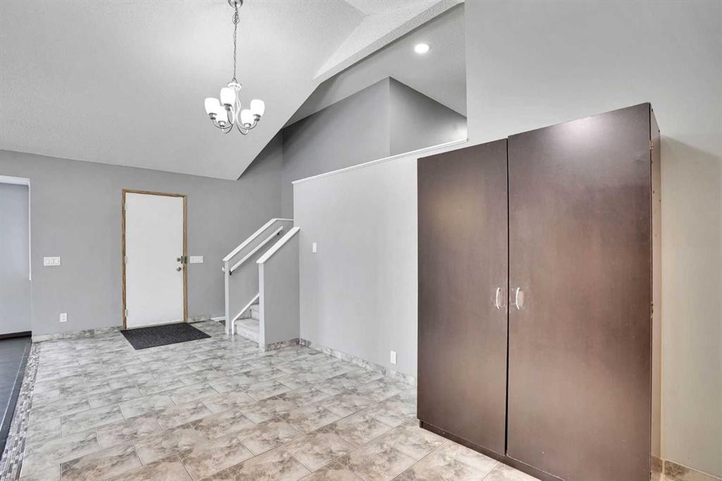 131 Martinridge Grove Ne, Calgary, AB - Indoor Photo Showing Other Room