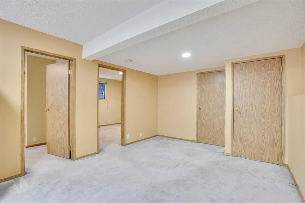 131 Martinridge Grove Ne, Calgary, AB - Indoor