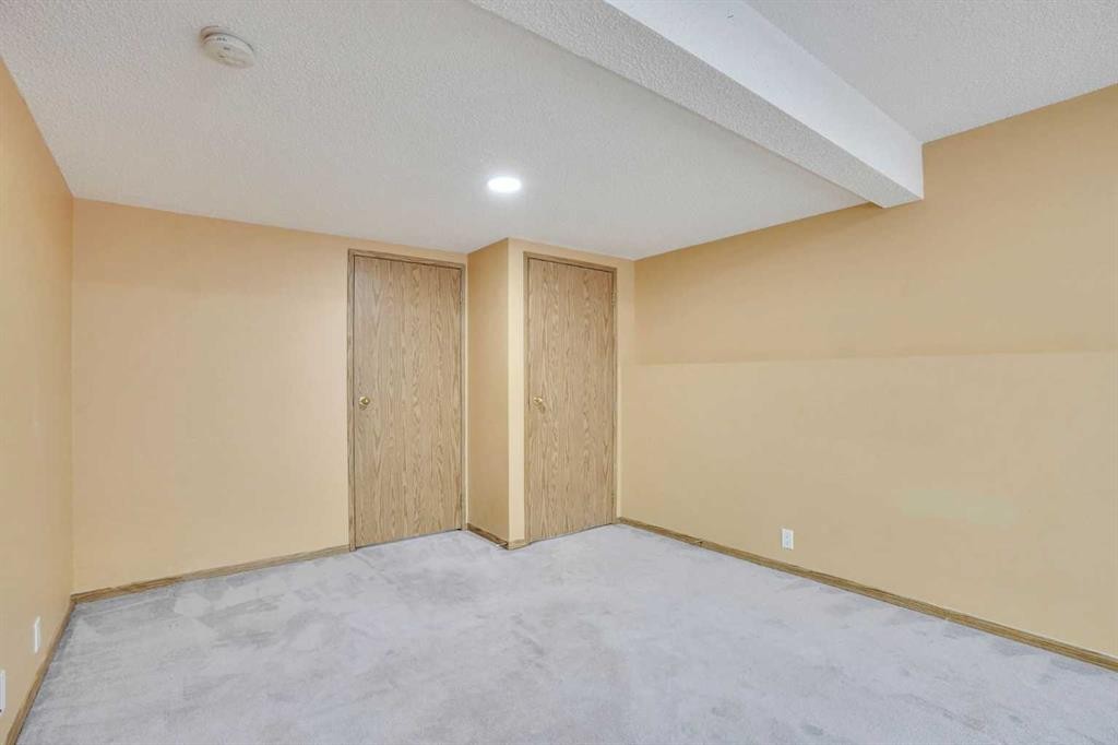 131 Martinridge Grove Ne, Calgary, AB - Indoor