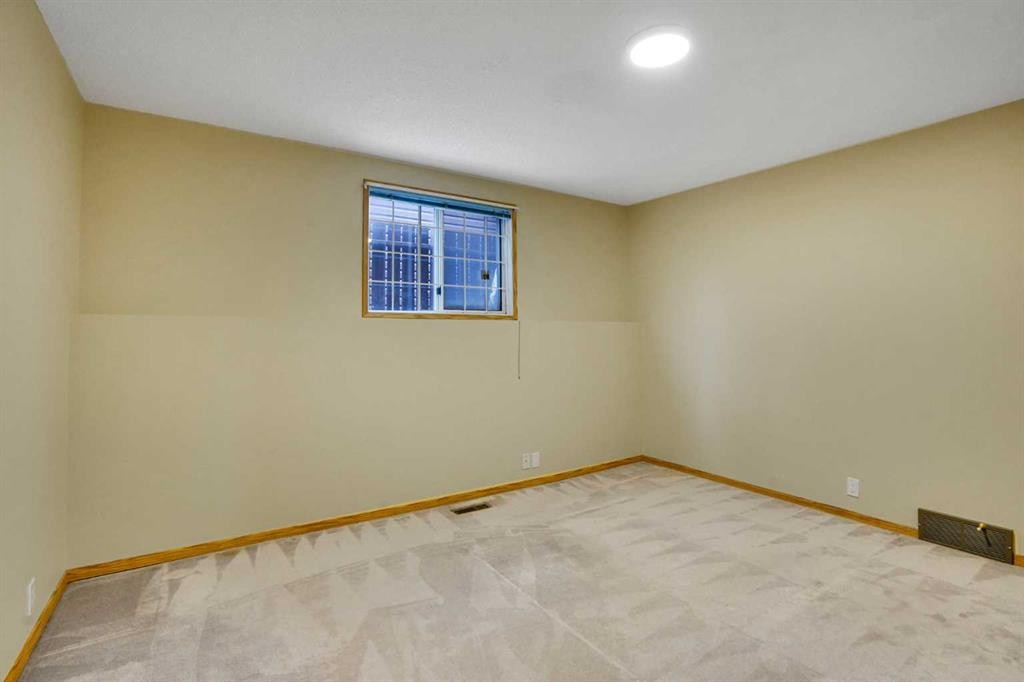 131 Martinridge Grove Ne, Calgary, AB - Indoor Photo Showing Other Room