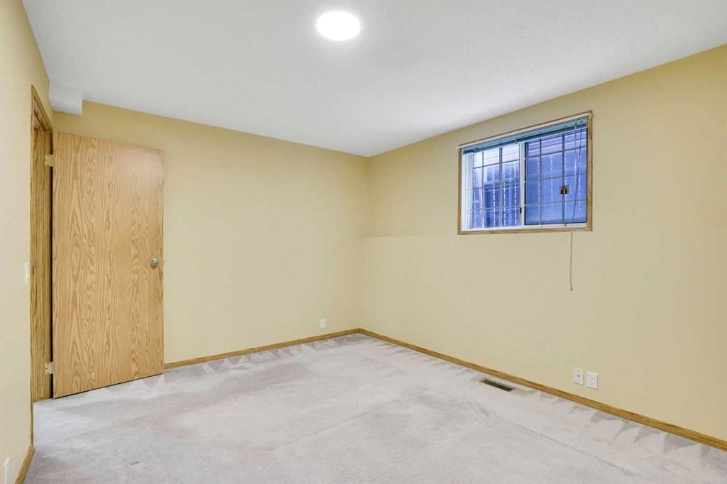 131 Martinridge Grove Ne, Calgary, AB - Indoor Photo Showing Other Room