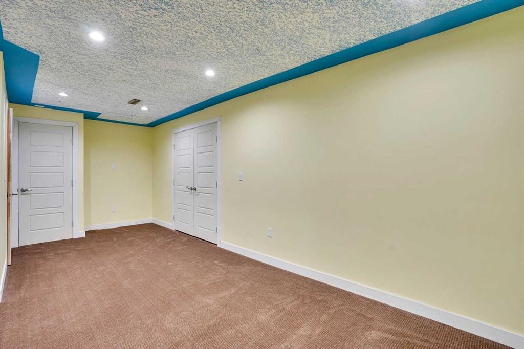 131 Martinridge Grove Ne, Calgary, AB - Indoor Photo Showing Other Room