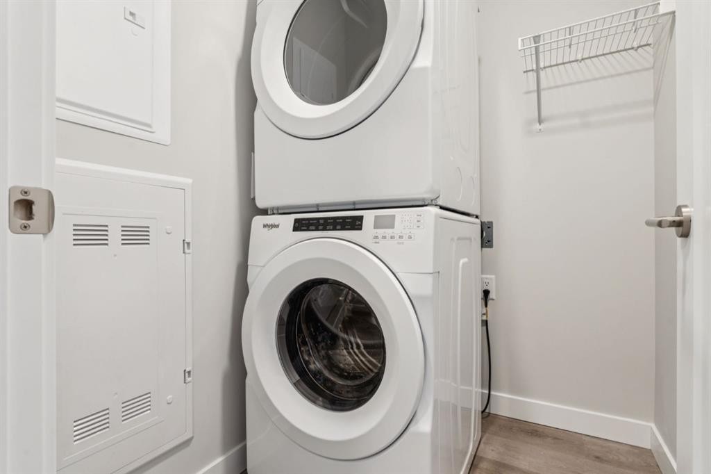 412-700 Shawnee Square Sw, Calgary, AB - Indoor Photo Showing Laundry Room