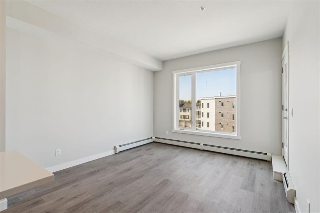 412-700 Shawnee Square Sw, Calgary, AB - Indoor Photo Showing Other Room