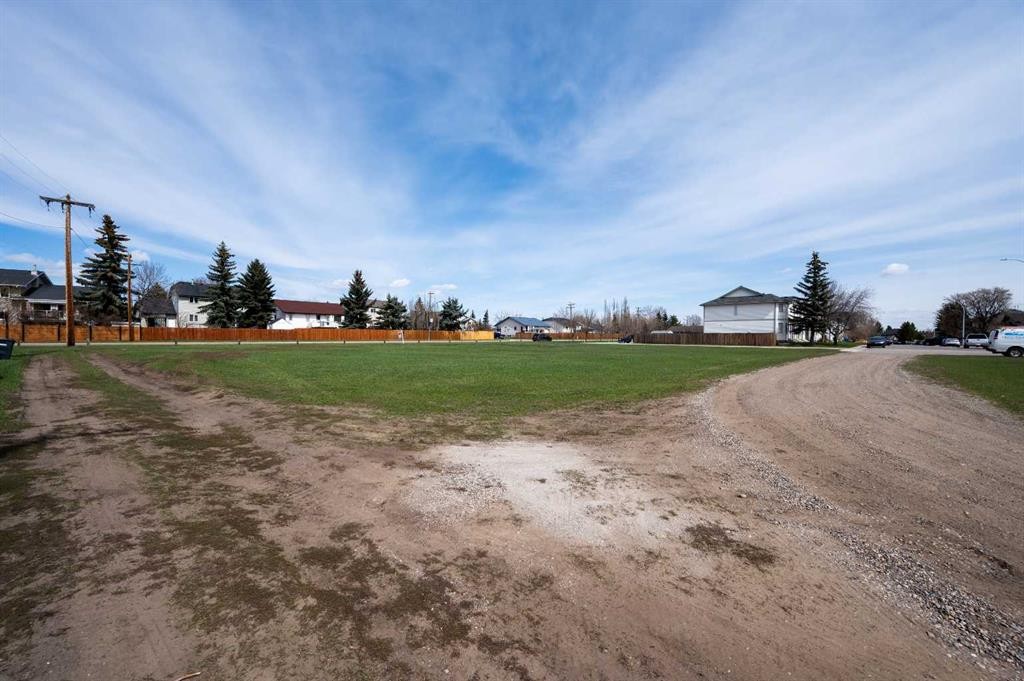 346 Parkview Estates, Strathmore, AB