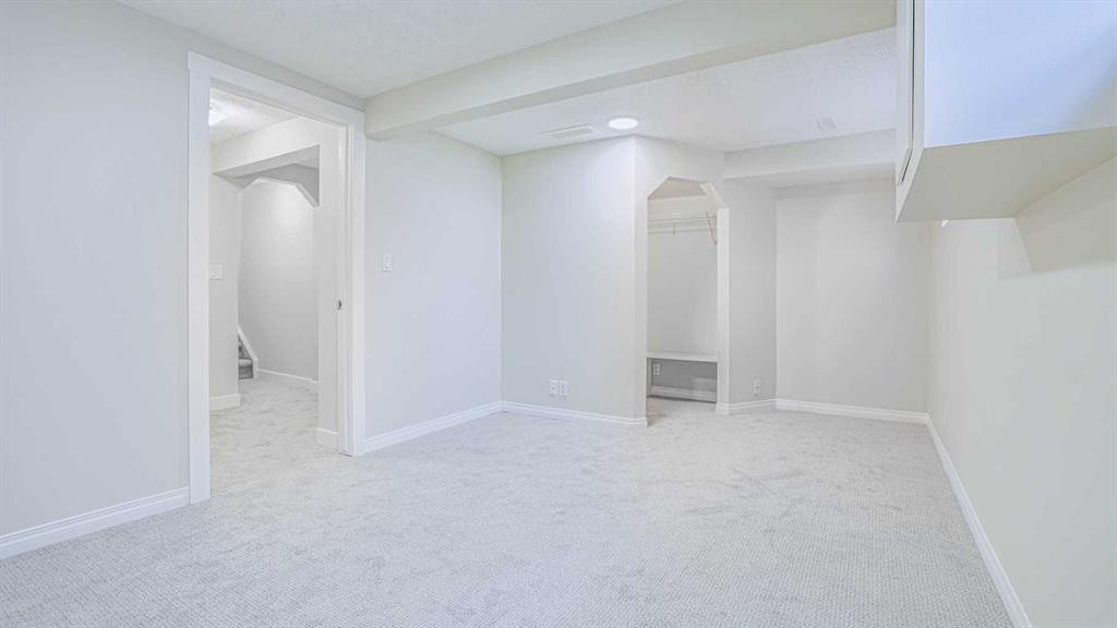 28 Castleridge Crescent Ne, Calgary, AB