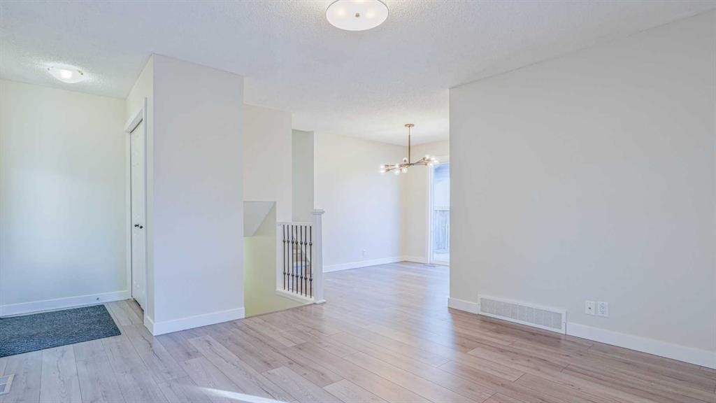 28 Castleridge Crescent Ne, Calgary, AB