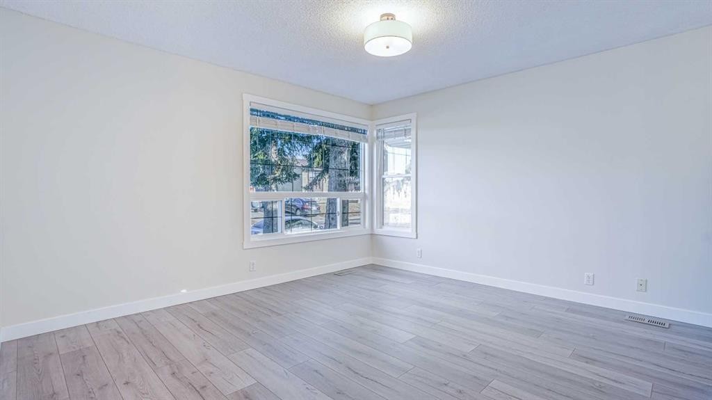 28 Castleridge Crescent Ne, Calgary, AB