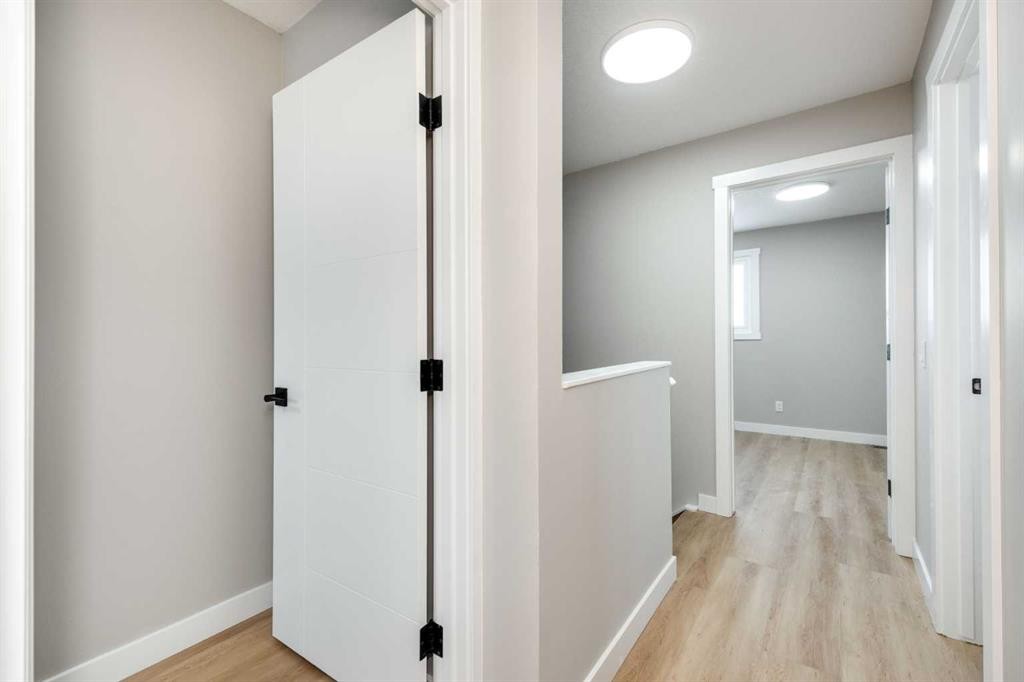 7620 27 Street Se, Calgary, AB - Indoor Photo Showing Other Room