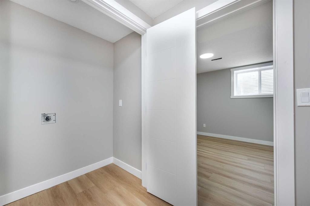 7620 27 Street Se, Calgary, AB - Indoor Photo Showing Other Room
