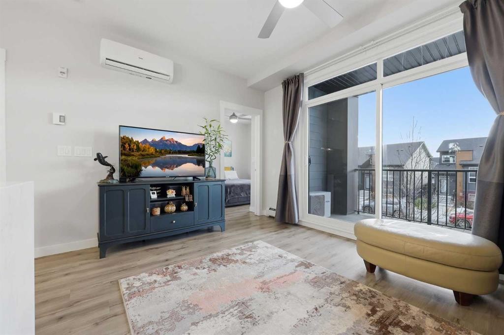 4210-200 Seton Circle Se, Calgary, AB - Indoor Photo Showing Living Room