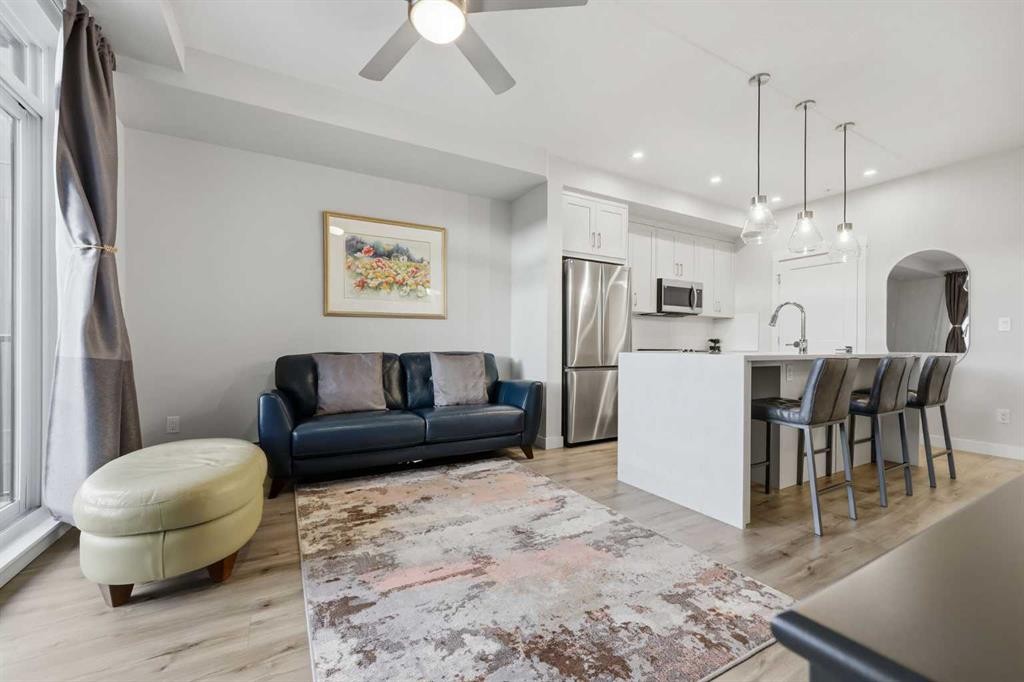 4210-200 Seton Circle Se, Calgary, AB - Indoor