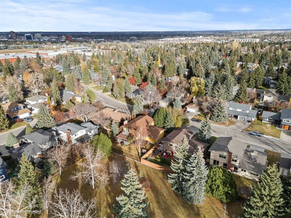124 Canterbury Drive Sw, Calgary, AB - Outdoor With View