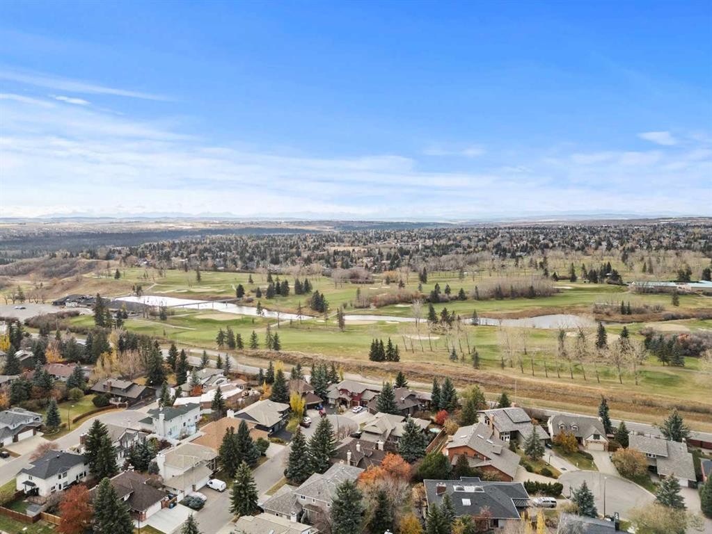 124 Canterbury Drive Sw, Calgary, AB - Outdoor With View