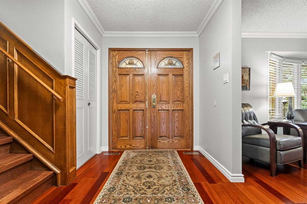 124 Canterbury Drive Sw, Calgary, AB - Indoor Photo Showing Other Room