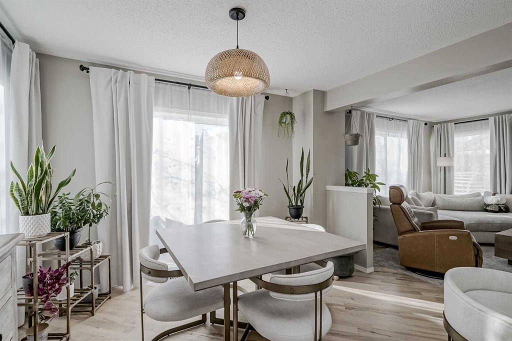 67 Silver Springs Way Nw, Airdrie, AB - Indoor