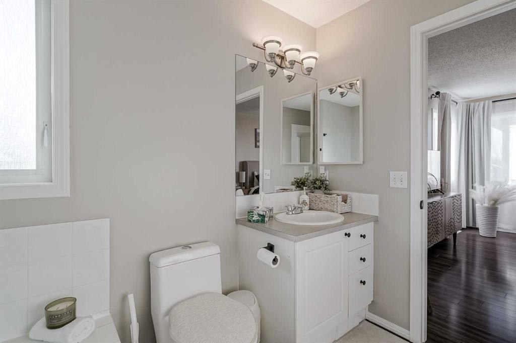 67 Silver Springs Way Nw, Airdrie, AB - Indoor Photo Showing Bathroom