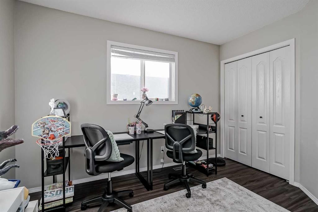 67 Silver Springs Way Nw, Airdrie, AB - Indoor Photo Showing Office