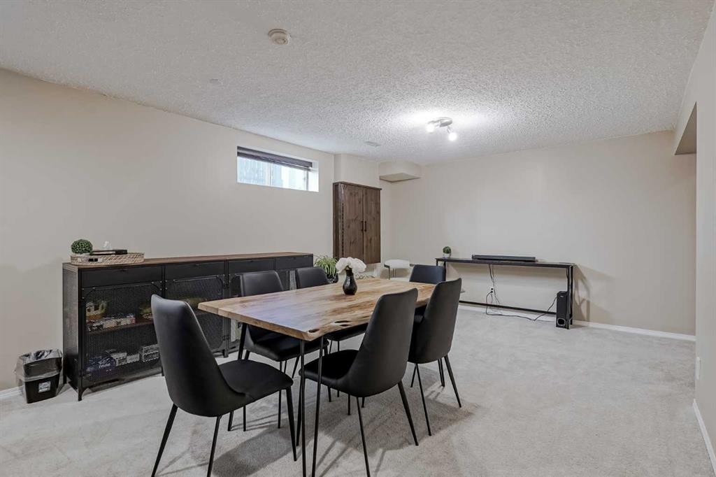 67 Silver Springs Way Nw, Airdrie, AB - Indoor Photo Showing Dining Room