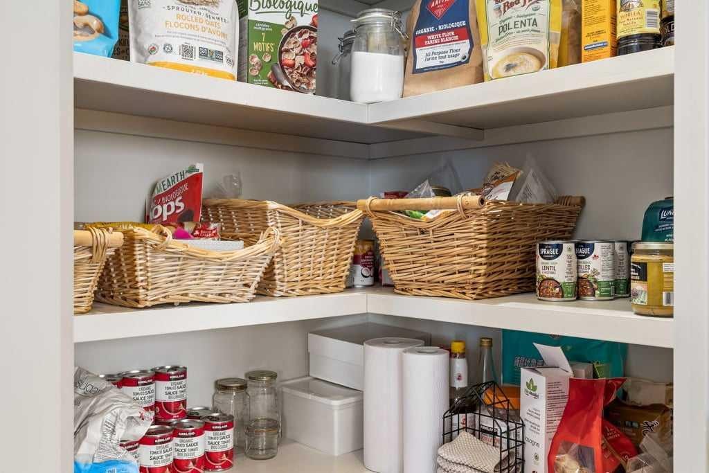 59 Cortina Way Sw, Calgary, AB - Indoor Photo Showing Other Room