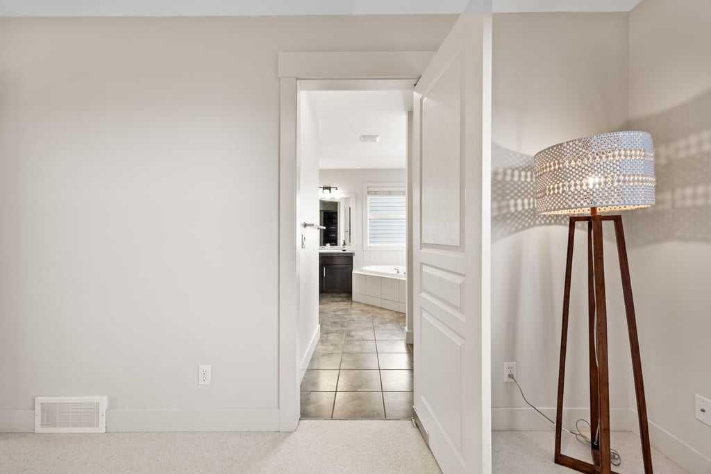 59 Cortina Way Sw, Calgary, AB - Indoor Photo Showing Other Room