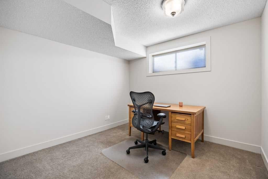 59 Cortina Way Sw, Calgary, AB - Indoor Photo Showing Other Room