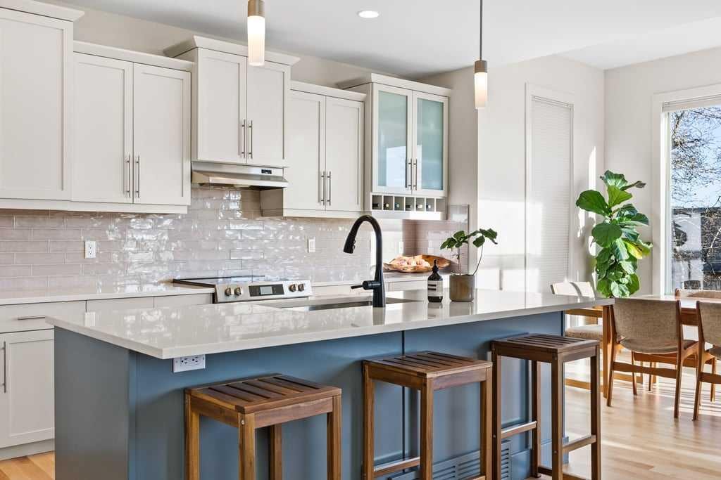 59 Cortina Way Sw, Calgary, AB - Indoor Photo Showing Kitchen With Upgraded Kitchen