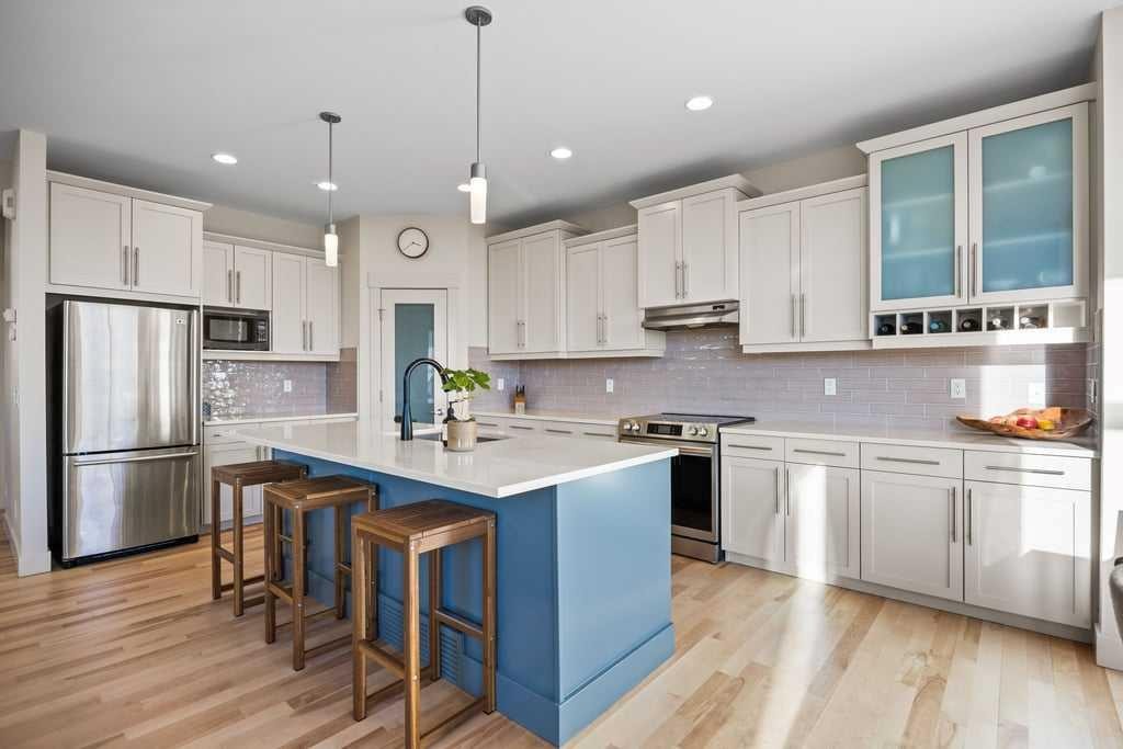 59 Cortina Way Sw, Calgary, AB - Indoor Photo Showing Kitchen With Stainless Steel Kitchen With Upgraded Kitchen