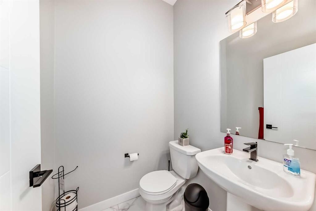 71 Skyview Ranch Avenue Ne, Calgary, AB - Indoor Photo Showing Bathroom