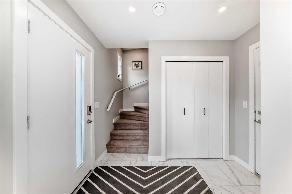 71 Skyview Ranch Avenue Ne, Calgary, AB - Indoor Photo Showing Other Room