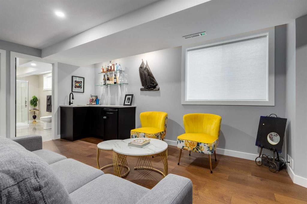 3223 Signal Hill Drive Sw, Calgary, AB - Indoor