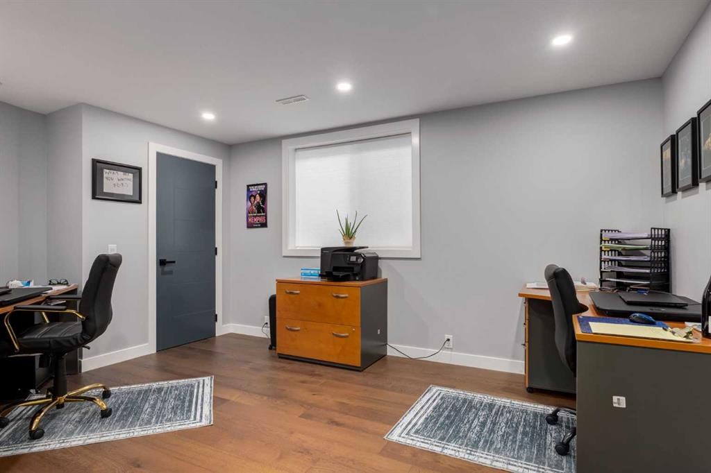 3223 Signal Hill Drive Sw, Calgary, AB - Indoor Photo Showing Office