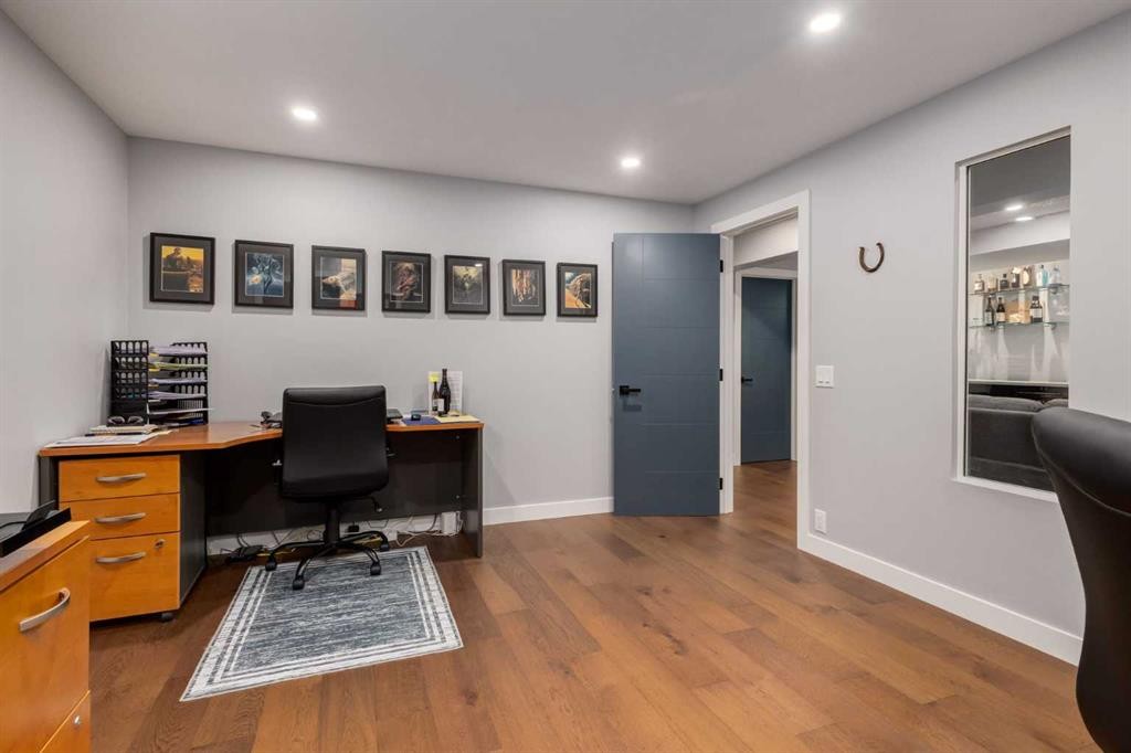 3223 Signal Hill Drive Sw, Calgary, AB - Indoor Photo Showing Office