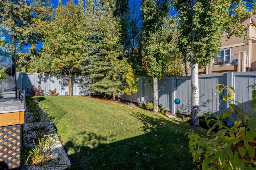 3223 Signal Hill Drive Sw, Calgary, AB - Outdoor