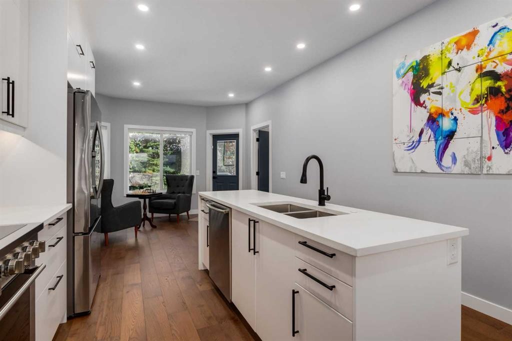 3223 Signal Hill Drive Sw, Calgary, AB - Indoor Photo Showing Kitchen With Double Sink With Upgraded Kitchen