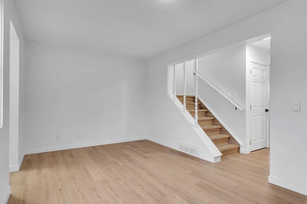 63 Penworth Close Se, Calgary, AB - Indoor Photo Showing Other Room