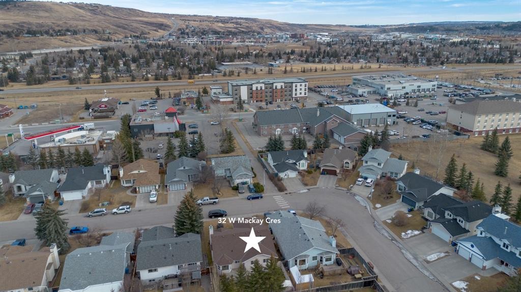32 West Mackay Crescent, Cochrane, AB - Outdoor With View