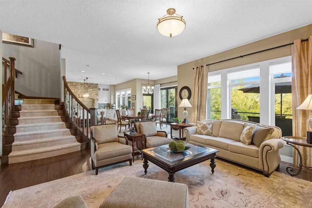 41 Evergreen Mount Sw, Calgary, AB - Indoor Photo Showing Living Room